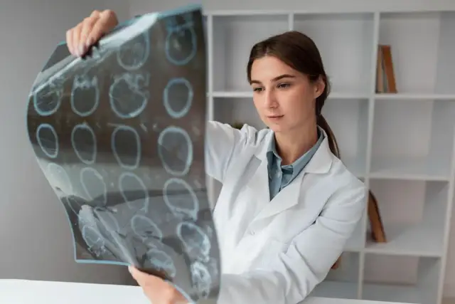 Wizyta u neurologa: Jak się przygotować? Diagnoza bez tajemnic.