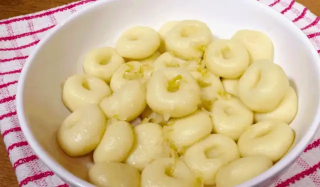 Perfekcyjne kluski śląskie: Ile gotować i jak uniknąć wpadek?