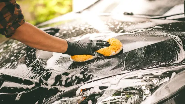 Jaki szampon z woskiem do samochodu zapewni najlepszą ochronę lakieru?