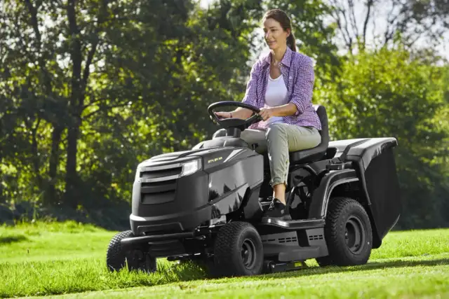 Traktorek kosiarka: jaki wybrać? Ranking modeli i porady ekspertów