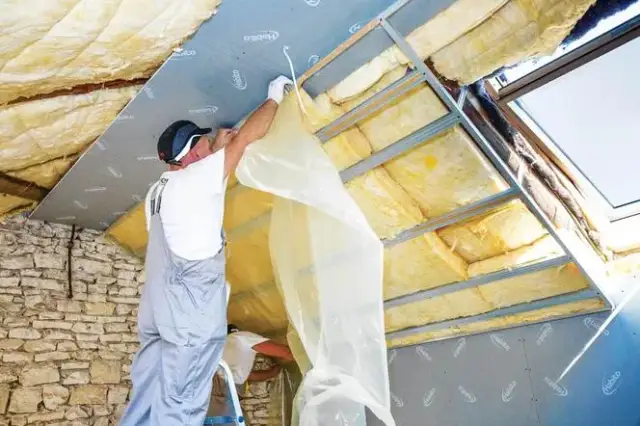 Folia paroizolacyjna na poddasze: Jak wybrać najlepszą?