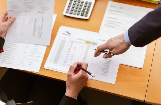 Ile kosztuje przepis notarialny domu? Sprawdź, by uniknąć wysokich opłat