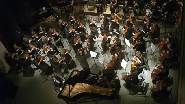 Muzyka z filmu Niewierna: emocjonalne utwory, które poruszają serce