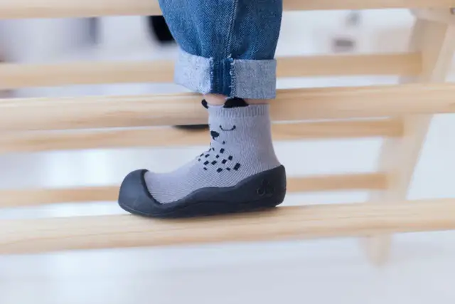 Buty dla dziecka z wysokim podbiciem - Jak wybrać idealne?