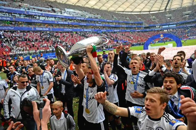 Ile pucharów Polski ma Legia? Odkryj jej niesamowite osiągnięcia