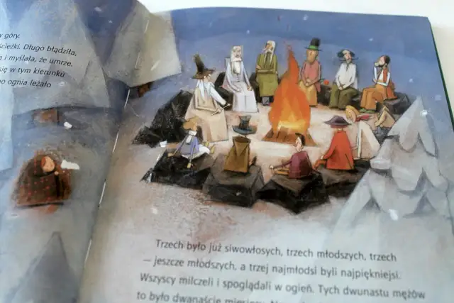 Ilustracja do baśni o dwunastu miesiącach. Dwunastu mężczyzn siedzi wokół ogniska.