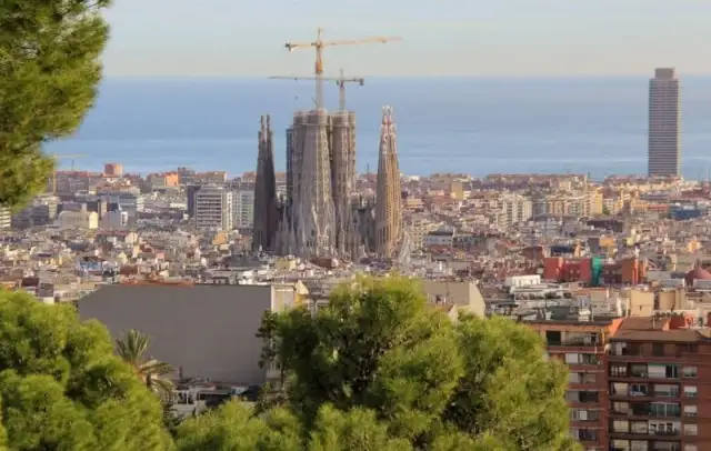 Barcelona: Gdzie najlepiej nocować? Przewodnik po dzielnicach