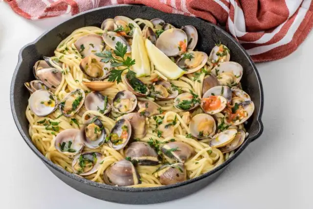 Spaghetti alle Vongole: Recette authentique & facile en 30 min