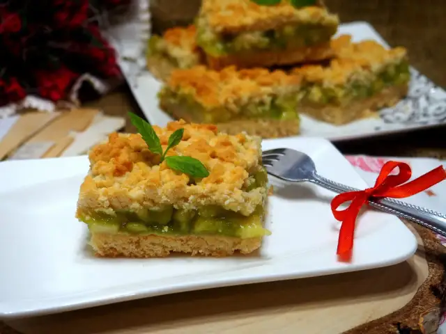 Proste przepisy na ciasto zielone jabłuszko, które zachwycą każdego