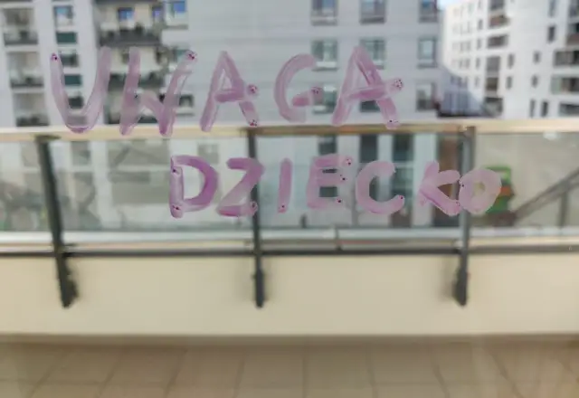 Jak skutecznie zabezpieczyć balkon przed dzieckiem i uniknąć niebezpieczeństw