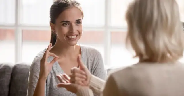 Wyzwania osób niesłyszących: Jak przełamać mur ciszy?