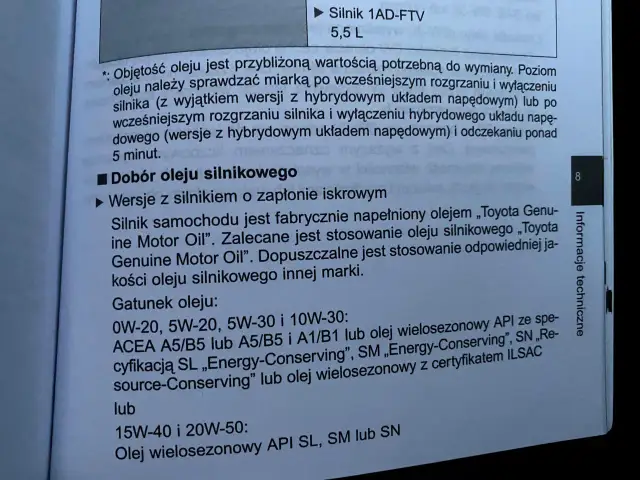 Dobór oleju do Toyoty Auris 1.6 benzyna: zalecane oleje wielosezonowe 0W-20, 5W-20, 5W-30, 10W-30 z certyfikacją API i ACEA.