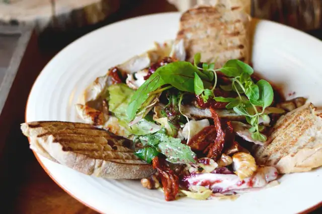 Gdzie zjeść w Pruszkowie? Odkryj najlepsze restauracje i smaki