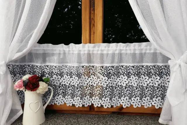 Jak założyć firankę bez karnisza: proste sposoby bez wiercenia