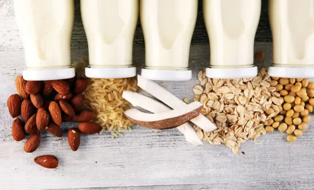 Jakie mleko dobre dla seniora? Sprawdź, co wybrać dla zdrowia