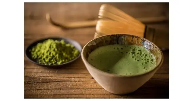 Co to matcha? Poznaj sekrety tej niezwykłej zielonej herbaty