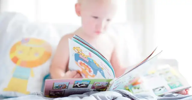 Czytające przedszkolaki: Mit czy norma? Odkryj prawdę o czytaniu dzieci