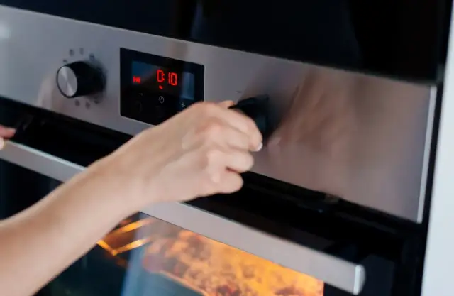 Piekarnik Amica nie działa? Sprawdź bezpiecznik! Poradnik Wilka