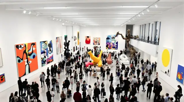 Muzeum sztuki nowoczesnej w Łodzi – historia, wystawy i atrakcje