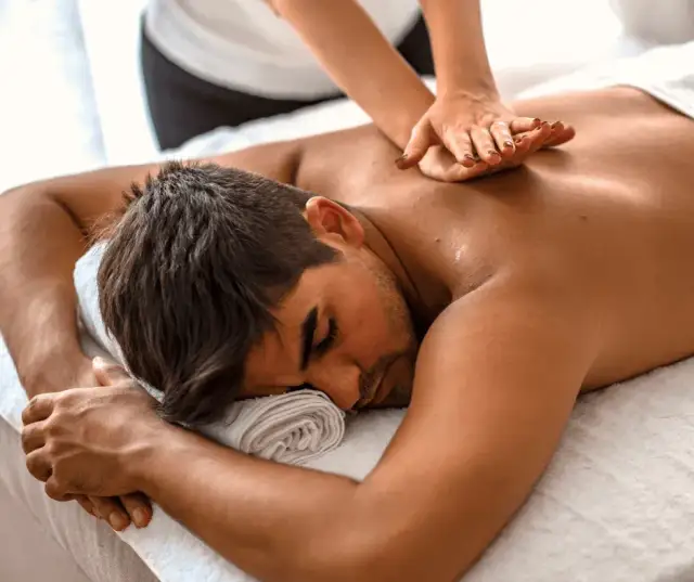 Masaż pleców: ulga od bólu, stresu i klucz do lepszego snu?