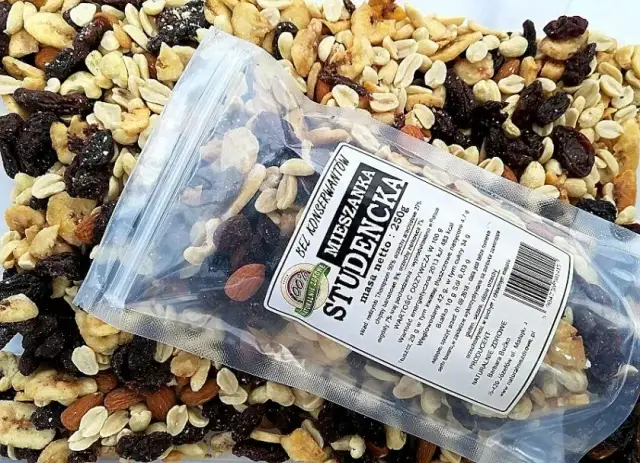 Czy mieszanka studencka tuczy? Sprawdź kalorie i wpływ na wagę