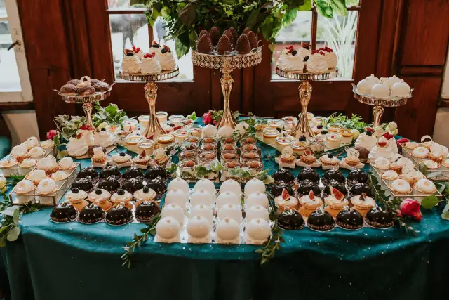 Naczynia na słodki stół: jak stworzyć efektowny candy bar