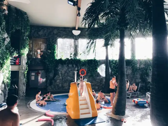 Hotel dla dzieci Warszawa - najlepszy hotel z animacjami i basenem