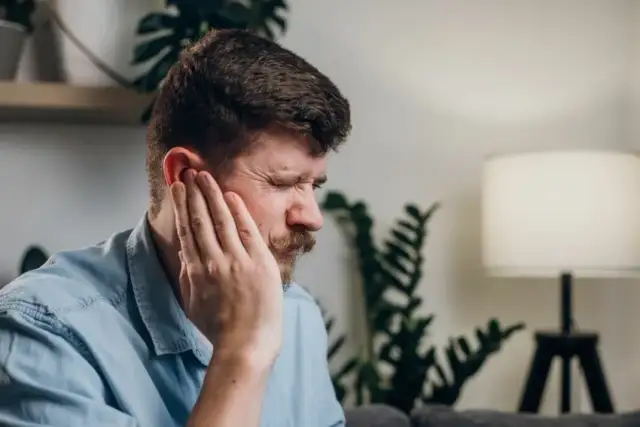 Czy ból ucha może promieniować na zęby? Sprawdź, co to oznacza