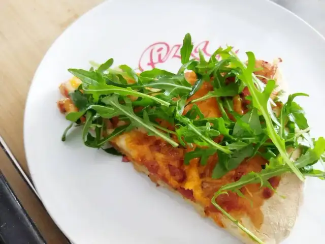 Jakie salami na pizze? Odkryj najlepsze smaki i połączenia