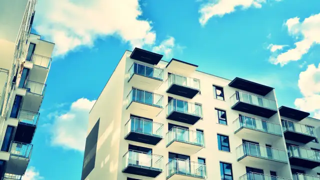 Przed kim odpowiada spółdzielnia mieszkaniowa? Odpowiedzialność i prawa mieszkańców