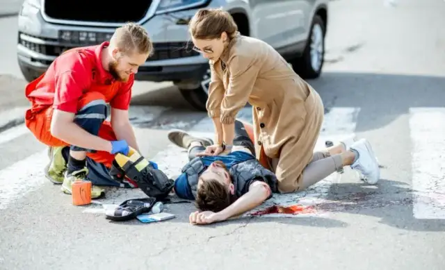 Ile trwa pierwsza pomoc prawo jazdy? Sprawdź, co musisz wiedzieć