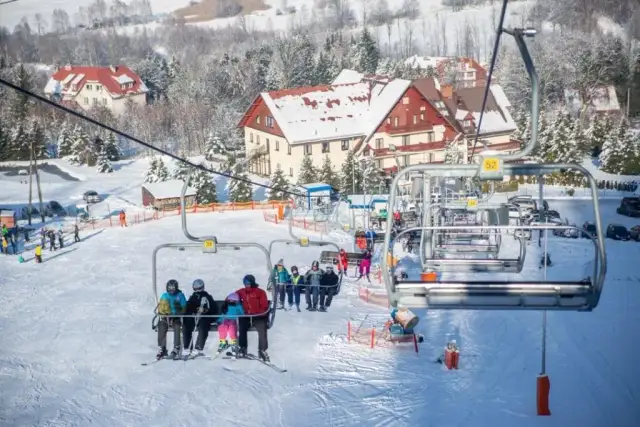 Stok narciarski Polanica-Zdrój - idealne miejsce dla rodzin i początkujących