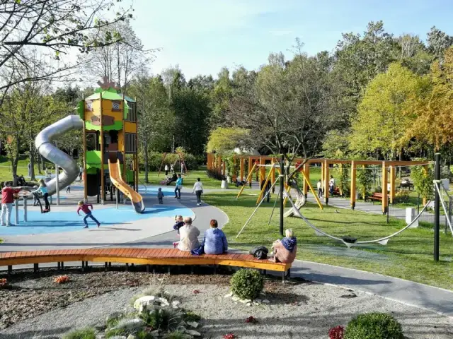 Gdzie na spacer z dzieckiem w Śląskiem? Odkryj najlepsze miejsca