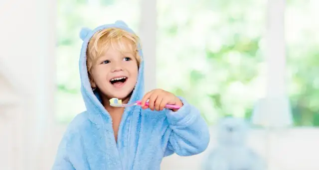 Napletek u dziecka: bezpieczne zasady higieny, które musisz znać