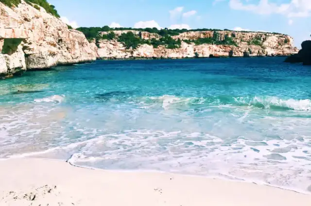 Ile się leci do Hiszpanii? Sprawdź czas lotu z Polski do słońca