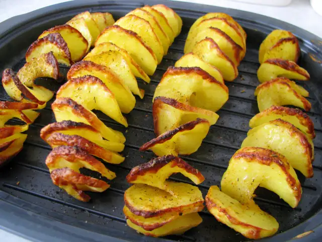 Zakręcone frytki: Zrób je sam! Chrupiące i lepsze niż z budki