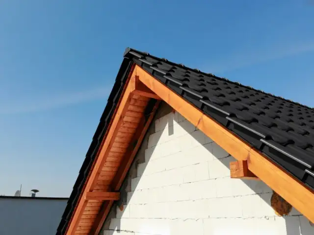 Konstrukcja dachy: najważniejsze informacje, które musisz znać