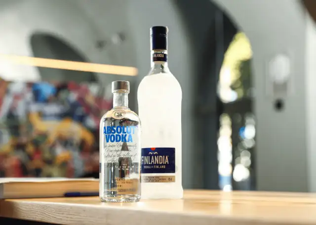 Jaki alkohol do nalewek? Odkryj najlepsze opcje i sekrety smaku