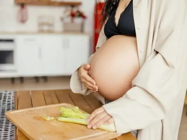 Skuteczne leki na mdłości w ciąży - co wybrać, aby ulżyć?