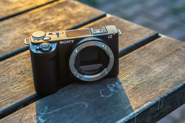 Sony ZV-E10 II - Test i opinia. Czy warto go kupić w 2026 roku?