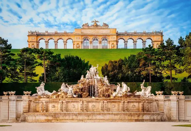Wiedeń: co warto zwiedzić? Przewodnik po cesarskich atrakcjach