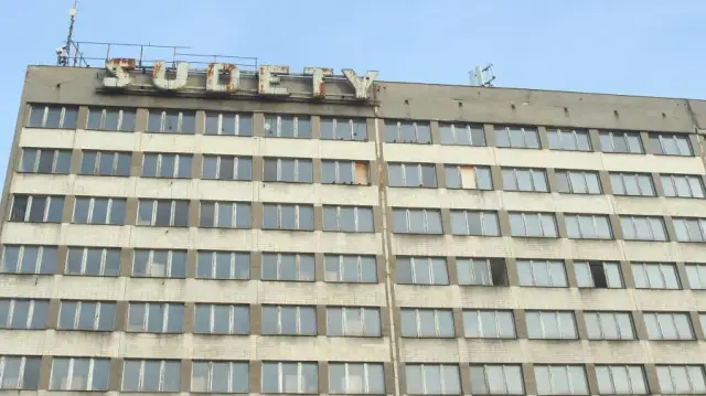 Hotel Sudety Wałbrzych: tajemnice opuszczonego gmachu i eksploracja wnętrz