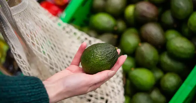 Sekret guacamole: Jak wybrać idealne awokado?