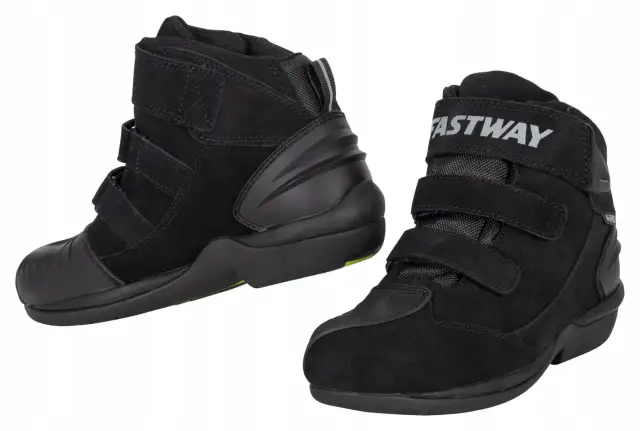 Czarne buty motocyklowe turystyczne Fastway z rzepami i wzmocnieniami.