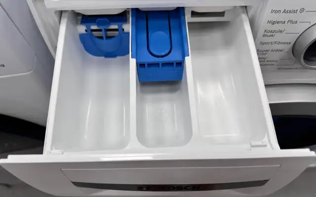 Gdzie wsypać proszek do pralki od góry, aby uniknąć błędów?