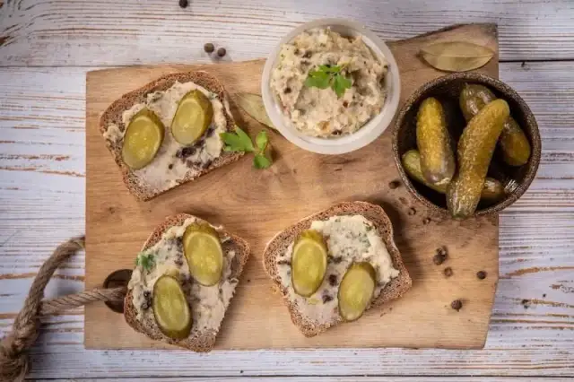 Smalec wege: Przepis na roślinną alternatywę "jak u babci"?