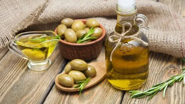 Jak przechowywać oliwę z oliwek po otwarciu, aby nie straciła smaku?