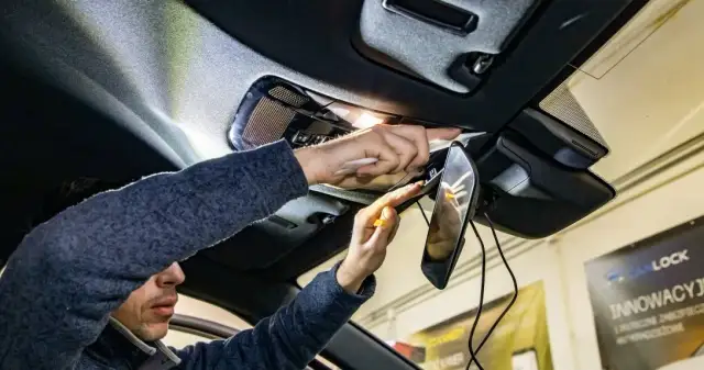 Samodzielny montaż kamery samochodowej: Poradnik krok po kroku