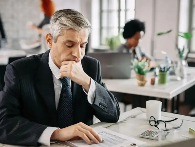 Jak skutecznie rozmawiać z dłużnikiem w windykacji i uniknąć problemów