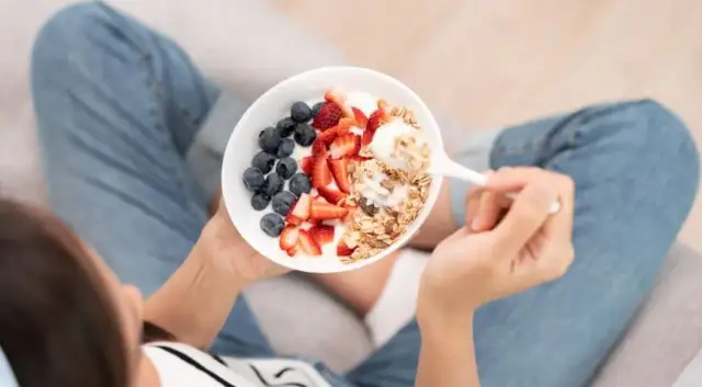 Przepisy na zdrowe jelita, które naprawdę poprawią twoje trawienie